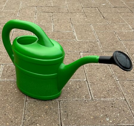 2L WATERING CAN - image 1