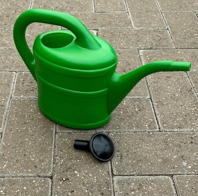 2L WATERING CAN - image 2